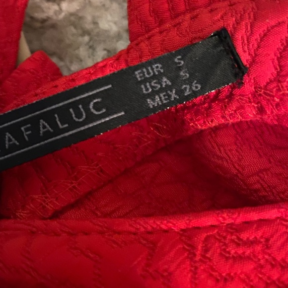 Zara Red Quilted Short Sleeve Open Back Blouse | S - Picture 4 of 7